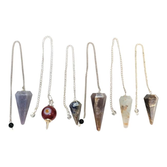 Set aus 6 Pendeln aus Natursteinen