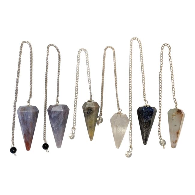 Set aus 6 Pendeln aus Natursteinen