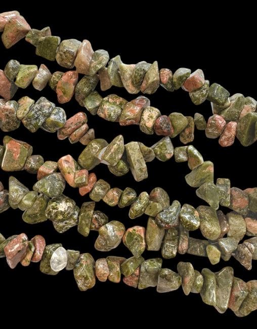 Weihrauch bei Unakit-Chips 3–8 mm auf 80 cm Faden|de