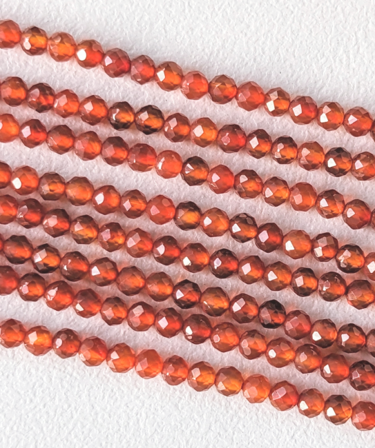 Facettierte rote Achat A 3mm Perlen auf 40cm Draht