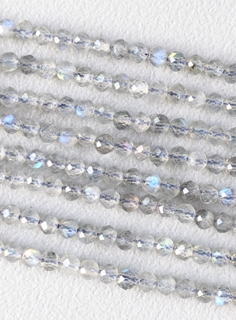 Facettierte Labradorit-AA-Perlen 3 mm auf 40 cm Draht