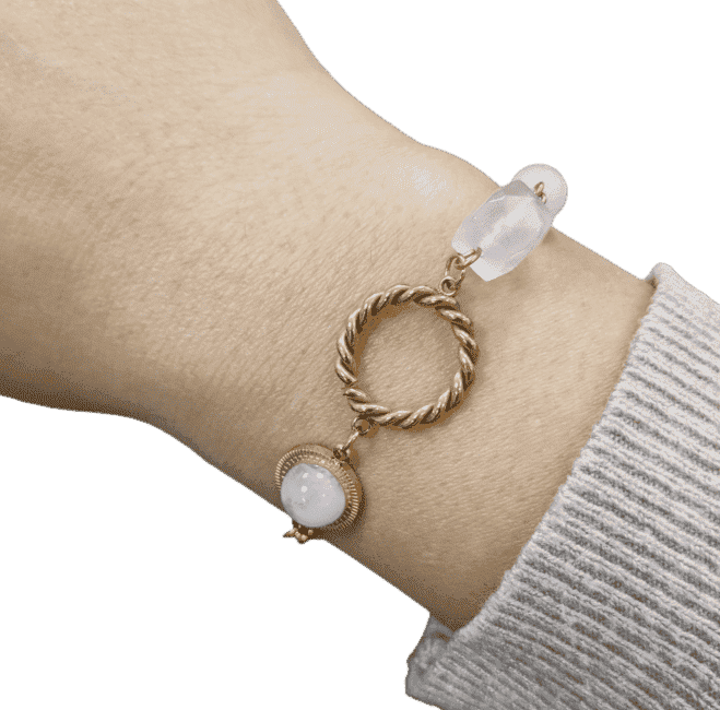 Rosenquarz-Armband mit facettiertem Würfel aus goldfarbenem Edelstahl, 23 cm