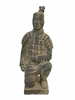 Schwarze kniende Bogenschützenstatue aus Terrakotta, 21 cm
