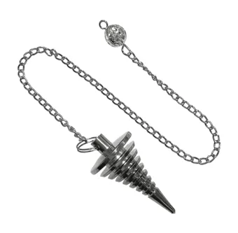 Gedrehtes Pendel aus schwarzem Metall