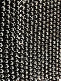 Strang mit Runden Hämatitperlen A 4 mm