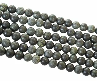 Serpentinenförmige peruanische Perlen, 6 mm, an einem 40 cm langen Faden