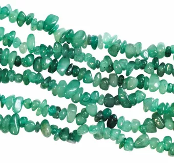 Grüne Aventurin-A-Chips (5–8 mm) an 80 cm Draht