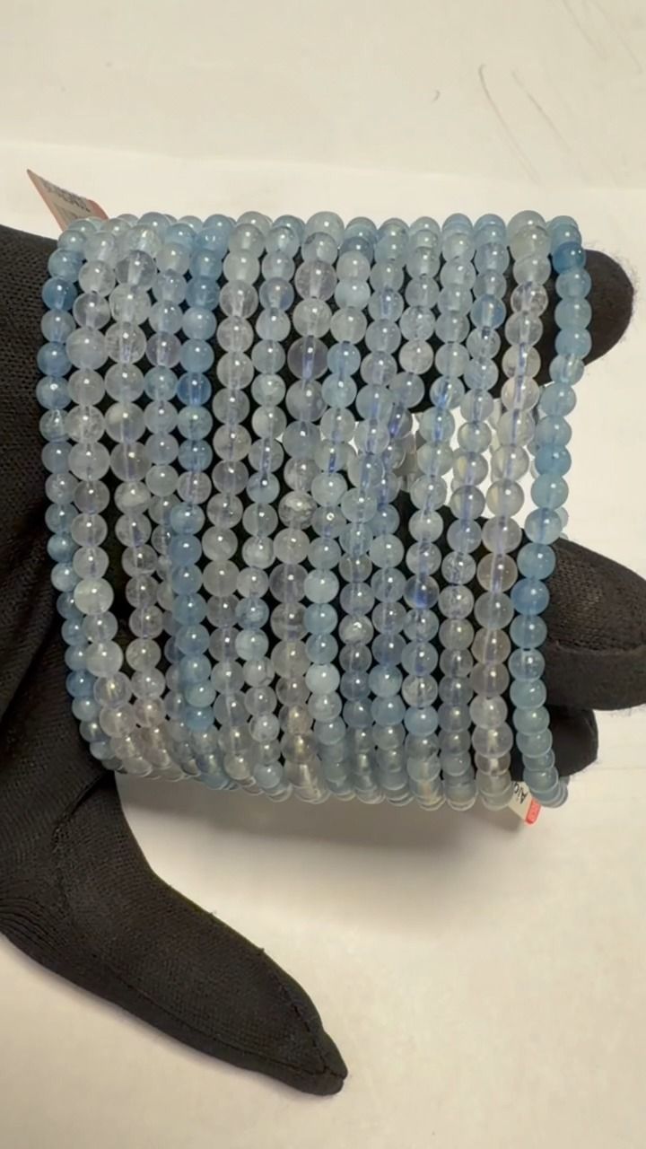 Aquamarin-Armband AA+ Perlen 4-5 mm