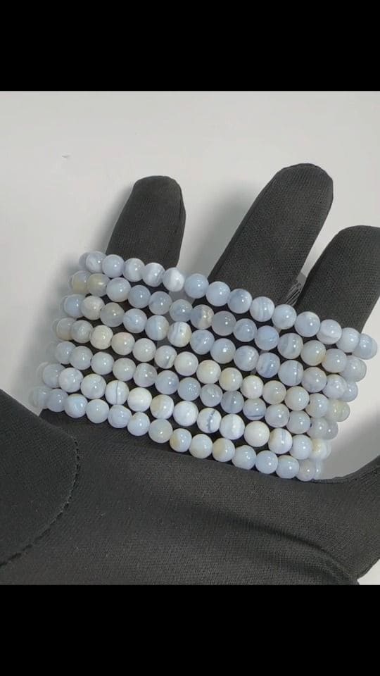 Blaues Chalcedon-Armband mit 6–7 mm Perlen