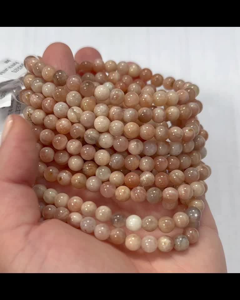 Mehrfarbiges Mondsteinarmband mit 6 mm Perlen