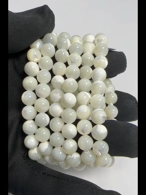Weißes Perlmuttarmband mit 8-mm-Perlen