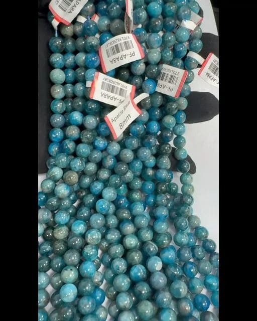 Blaue Apatit-A-Perlen 8mm auf einem 40 cm langen Faden