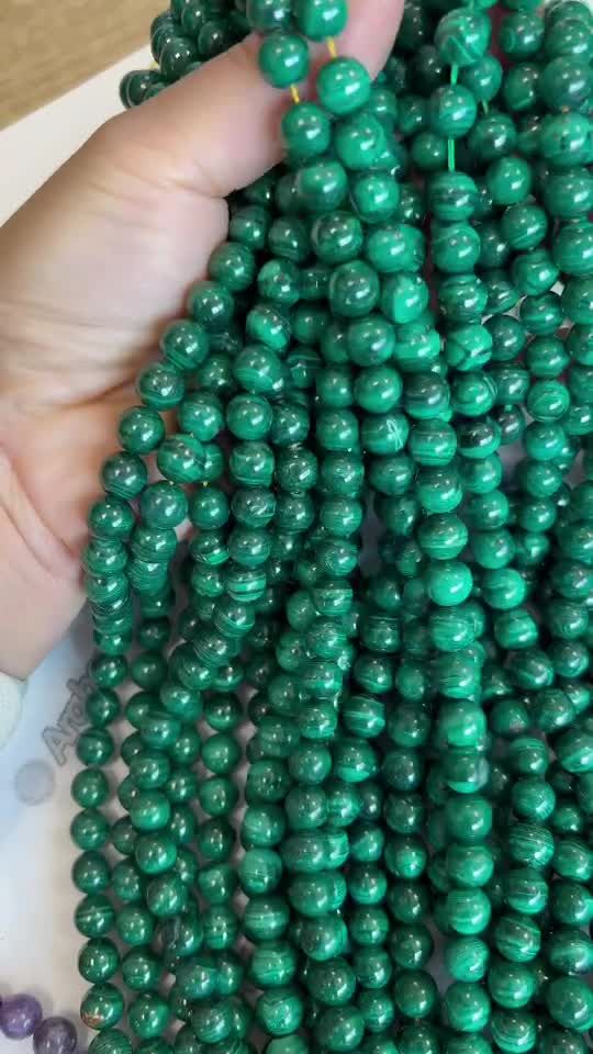 Dunkle Malachit-AA-Perlen, 7-8mm, auf 40 cm langer Schnur