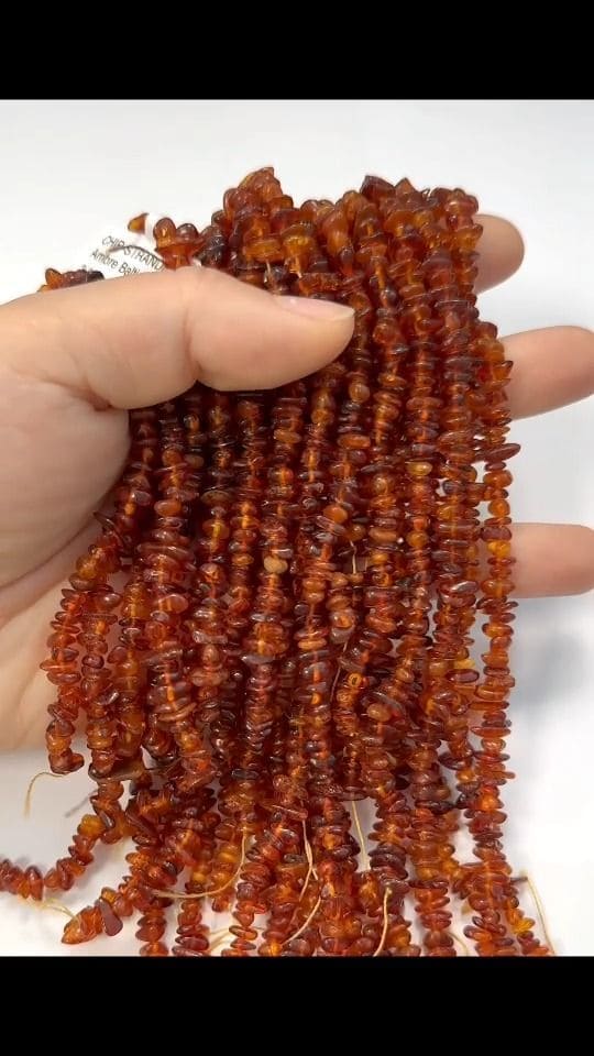 Bernsteinsplitter 3–8 mm auf 35 cm Faden