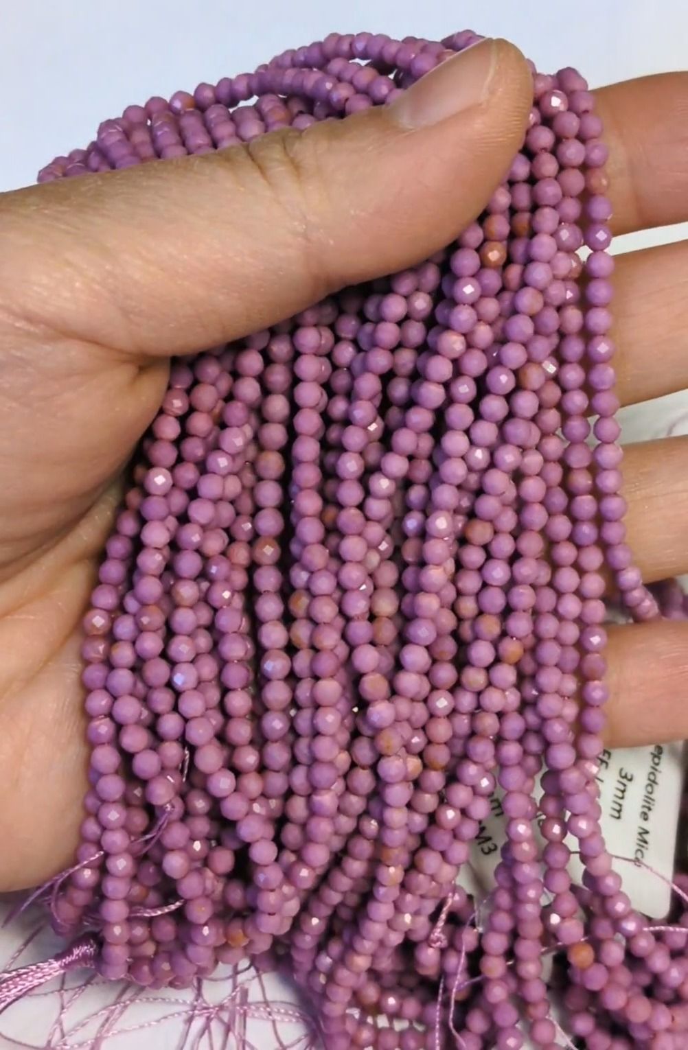 Lepidolit Mica Mauve Facettierte AA 3mm Perlen auf 40cm Draht