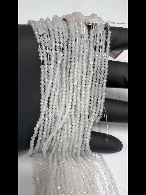 Facettierte weiße Mondstein AA 3 mm Perlen auf 40 cm Draht
